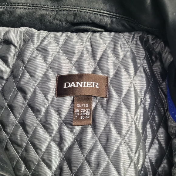 Danier Women's 3/4 Black Hooded Jacket (New) - Picture 2 of 8